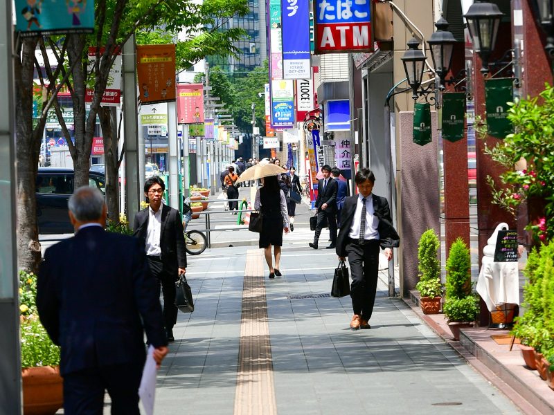 資産管理会社の設立基準 2026 — 個人投資家が法人化する所得閾値と実務