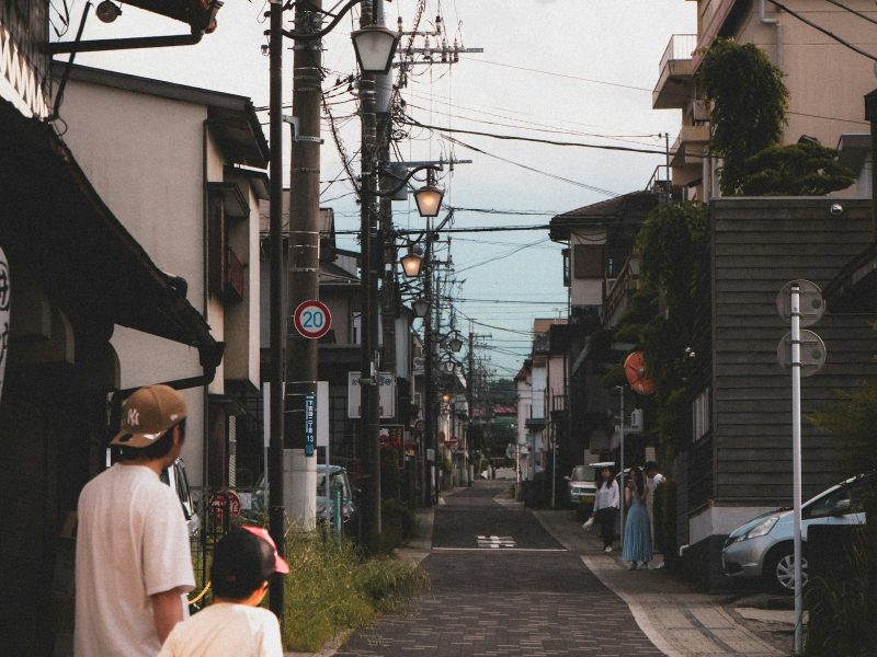 教育資金 一括投資 vs 月割積立 vs 学資保険 — 18年で500万円作るシナリオ