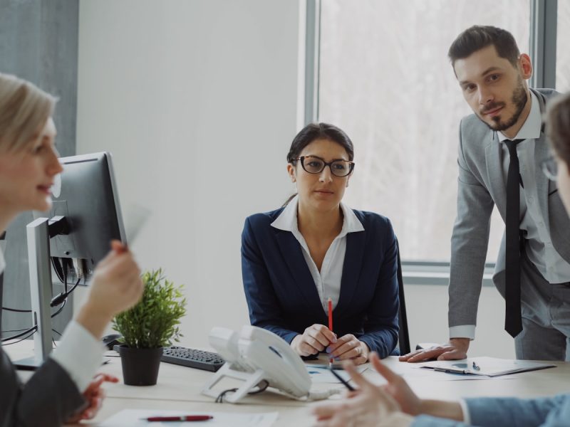 団体保険 vs 個人保険 — 会社員が両立すべき理由